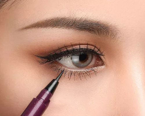 Técnicas delicadas de maquillaje de ojos